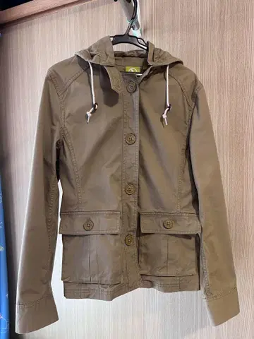 AIGLE 에이글 마운틴 후드티 자켓 카키 베이지