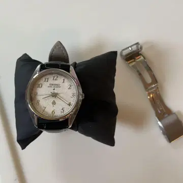 새상품급 SEIKO 킹쿼츠 G 남성용 손목시계