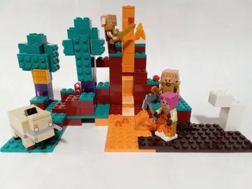 정품 Minecraft LEGO 뒤틀린 숲 네더 결투 2세트