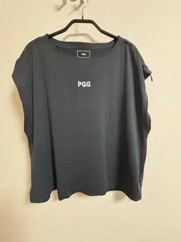 PGG 슬리브리스 티셔츠