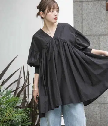KBF 볼륨 개더 미니 원피스 블랙