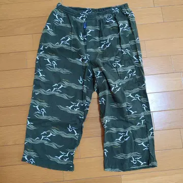 Aquascutum 새와 파도 패턴 하프 팬츠 스테테코