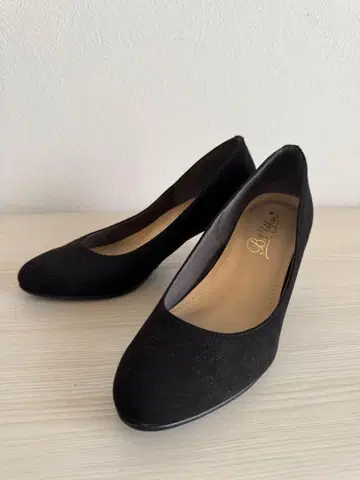 블랙 스웨이드 펌프스 22.5cm