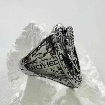 마지막 하나 빈티지 엔젤 쉴드 반지 MICHAEL