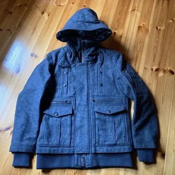 BLACKBARRETT 후드 부착