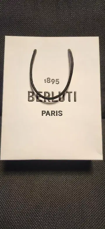 Berluti 브라운 가죽 장지갑