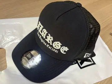 XLARGE x NEWERA 메쉬 캡