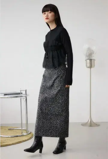 이번 시즌 AZUL BY MOUSSY 레오파드 자카드 타이트 스커트