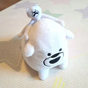 시끄럽게 움직이는 봉제 인형, 시끄러운 곰에 탄 시끄러운 강아지