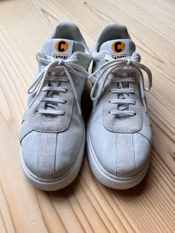 camper 화이트 스니커즈