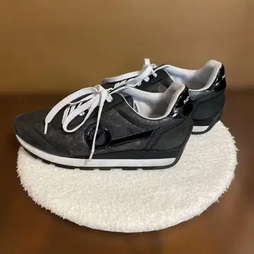 노네임 블랙 스니커즈