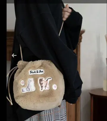 새상품 폴앤조이 액세서리 숄더백 복슬복슬 고양이