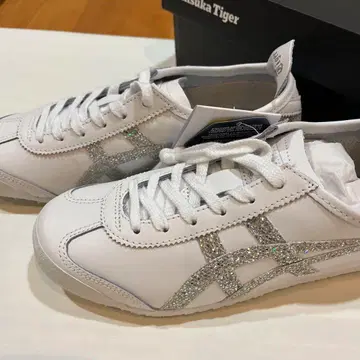 오니츠카타이거 멕시코66 화이트/실버 24cm