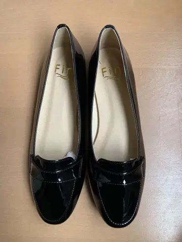 [ 새상품급 ] Fin 라운드 코인 로퍼 블랙 24.0cm