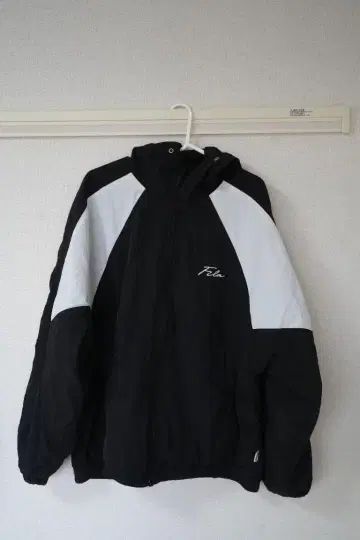 FILA 블랙/화이트 자켓 L 사이즈