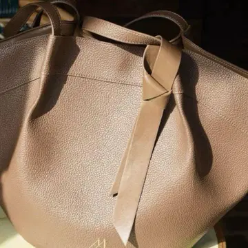 베셀 쉐이프 빅 토트백 에메인