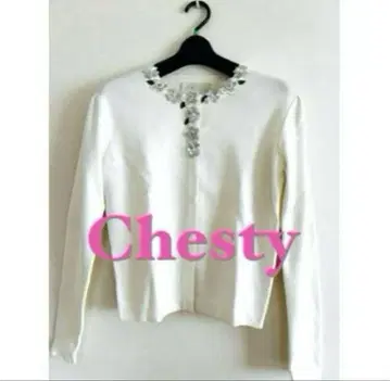 체스티 Chesty 플라워 모티브 가디건 비쥬 화이트