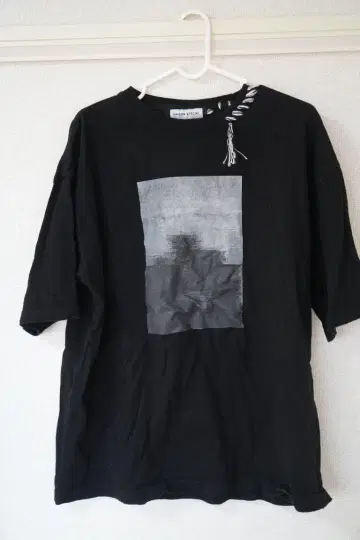MAISON SPECIAL 블랙 T셔츠 01