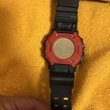 G-SHOCK 디지털 전파 시계 블랙/레드