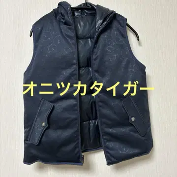 오니츠카타이거 네이비 후드 부착 다운 베스트 리버서블
