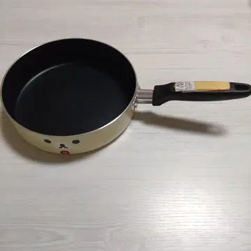 리락쿠마 코리락쿠마 프라이팬 20cm 테프론 가공