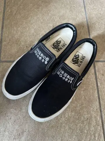 [ 완판템 ] ONEOKROCK VANS 콜라보 슬립온 인기 사이즈