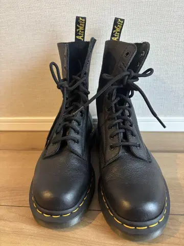 [한국 한정판] Dr. Martens 닥터마틴 1490 10홀 부츠