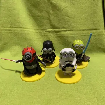 미니언 스타 워즈풍 피규어 받침대 포함 4체 세트