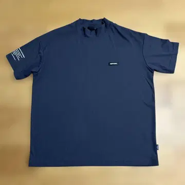 RUFFLOG 25SS 버티컬 로고 모크 넥 셔츠