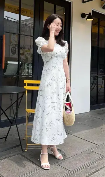 [ 새상품급 ] 꽃무늬 퍼프 슬리브 원피스 M 사이즈