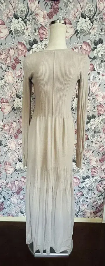 emmi atelier 베이지 롱 니트 원피스
