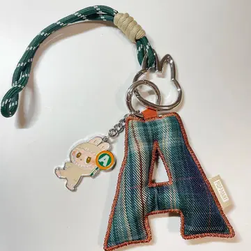 러브버그 LABUBU PIN FOR LOVE 알파벳 펜던트 A