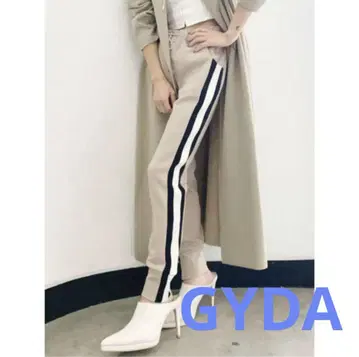 GYDA 라인 팬츠 베이지
