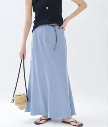 plage 세미 플레어 스커트
