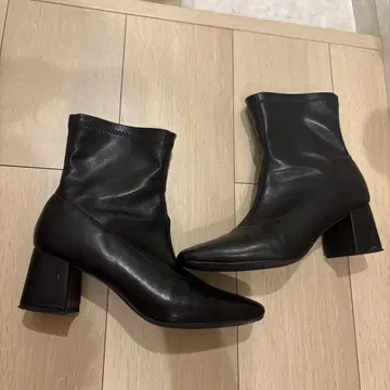 울트라 스트레치 힐 부츠 L 사이즈 GU