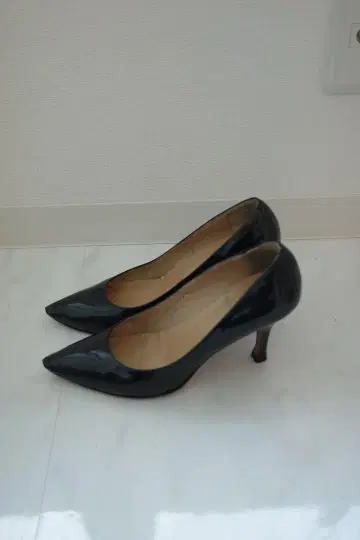 Boutique Osaki 부티크 오사키 네이비 펌프스