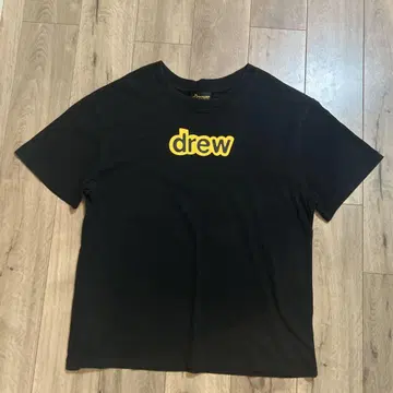 drew house M 사이즈 블랙 T셔츠