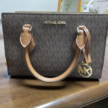 MICHAEL KORS 브라운 핸드백
