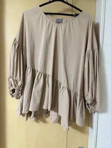 엘렌딕 벌룬 슬리브 블라우스