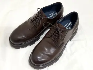 whoop-de-doo(후프디두) 통굽 더비 슈즈