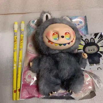 러브브 새상품 그레이 봉제 인형과 피카츄 연필 2개