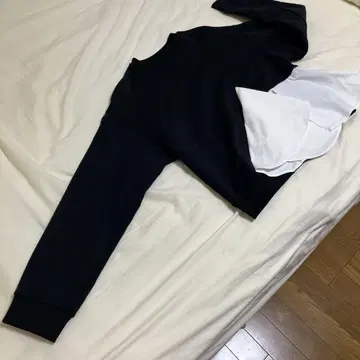 새상품 시착만 한 상품 anana 블랙 맨투맨 화이트 프릴 포함