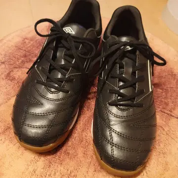 엄브로 umbro 액셀레이터 풋살화 24cm wide