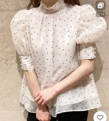스나이델 하프 슬리브 오간자 블라우스