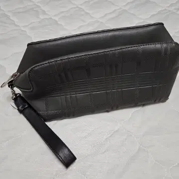블랙 체크 무늬 클러치백