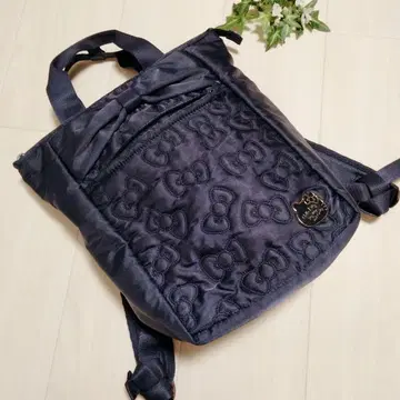 산리오 헬로키티 2way 퀼팅 백팩 네이비