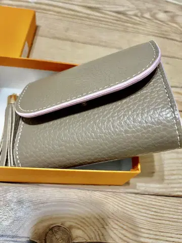 COTOCUL 그레이 라벤더 한정판 지갑