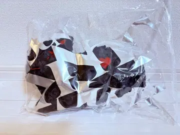 리슈 고양이 BLACK AND RED