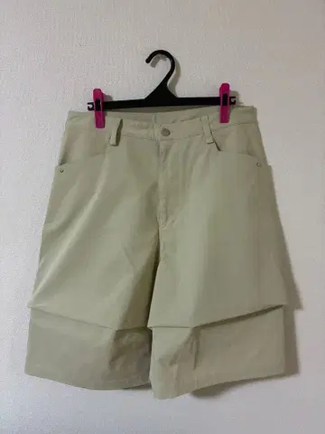 Nonnod Alpine 카펜터 반바지 베이지