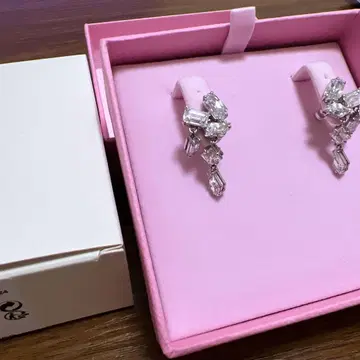 SWAROVSKI 스와로브스키 Mesmera 드롭 귀걸이